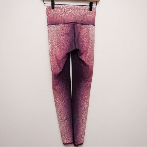 NIYAMA SOL Shagreen Peony High Waisted Leggings Size XS - Picture 6 of 8